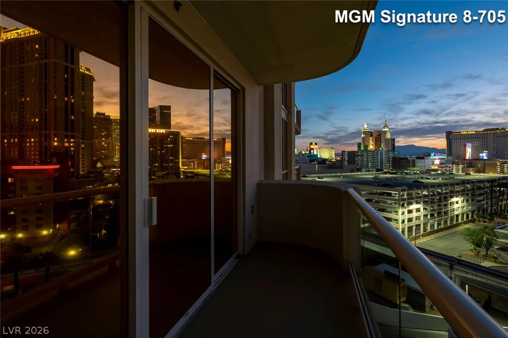 135 Harmon, Las Vegas, NV 89109