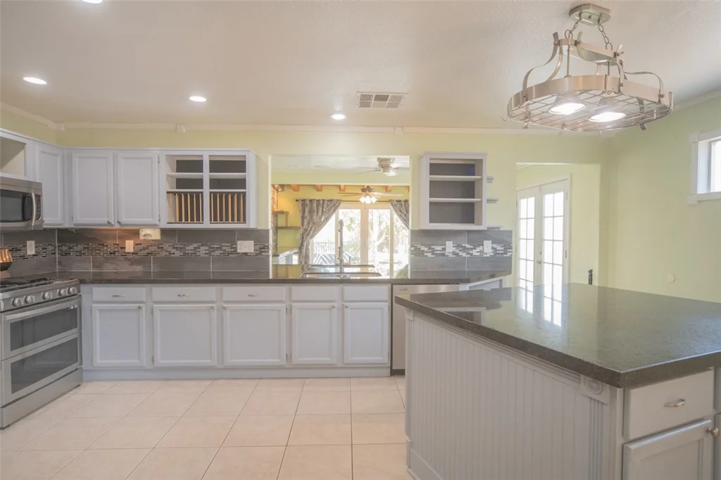 121 Heather, Henderson, NV 89002