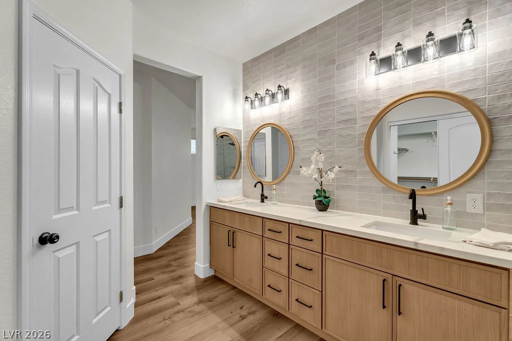 121 Torchwood, Las Vegas, NV 89144