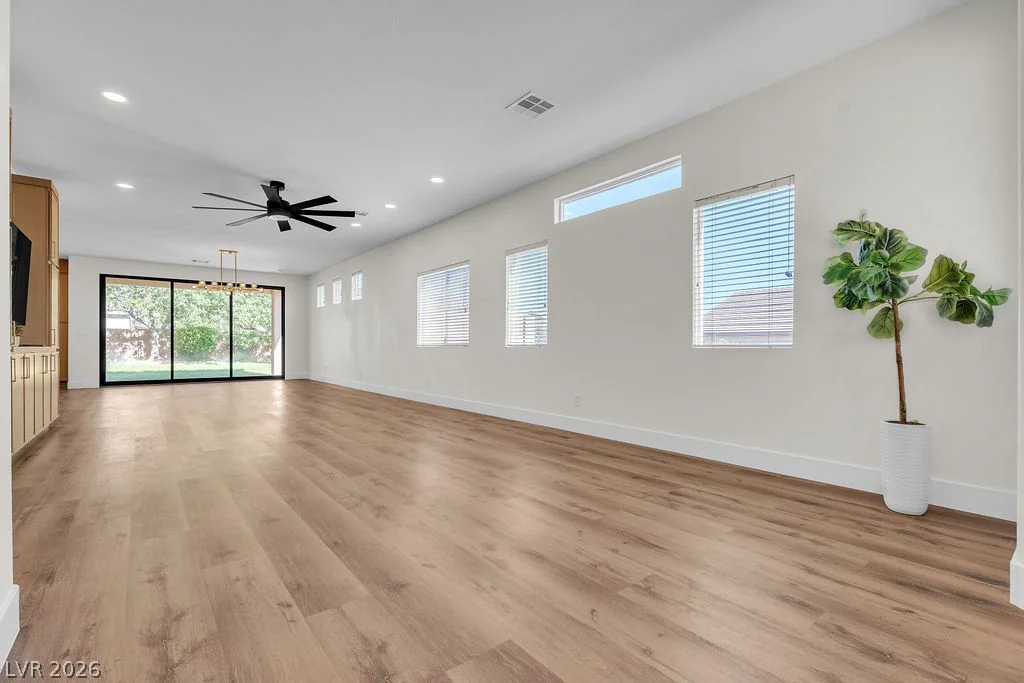 121 Torchwood, Las Vegas, NV 89144