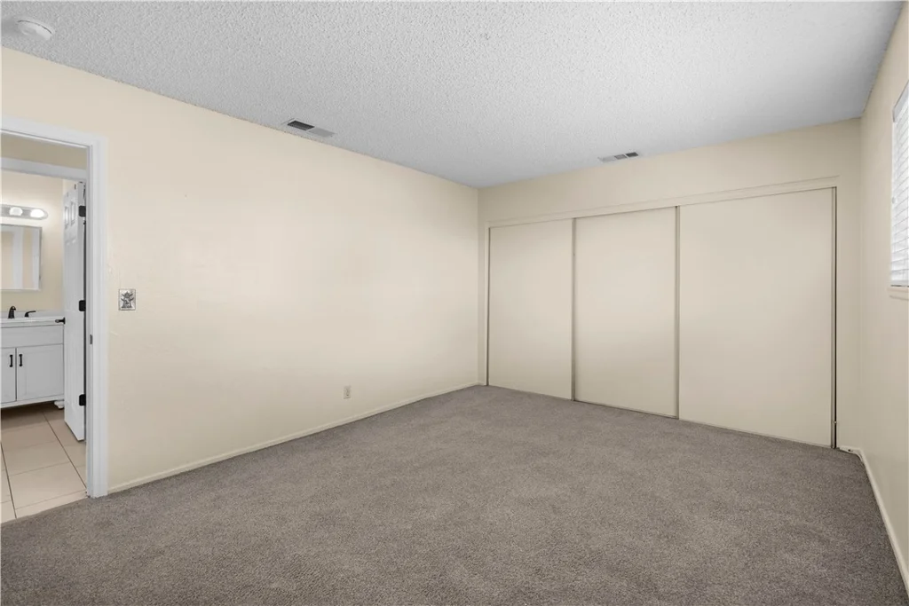4734 Roberta, Las Vegas, NV 89119