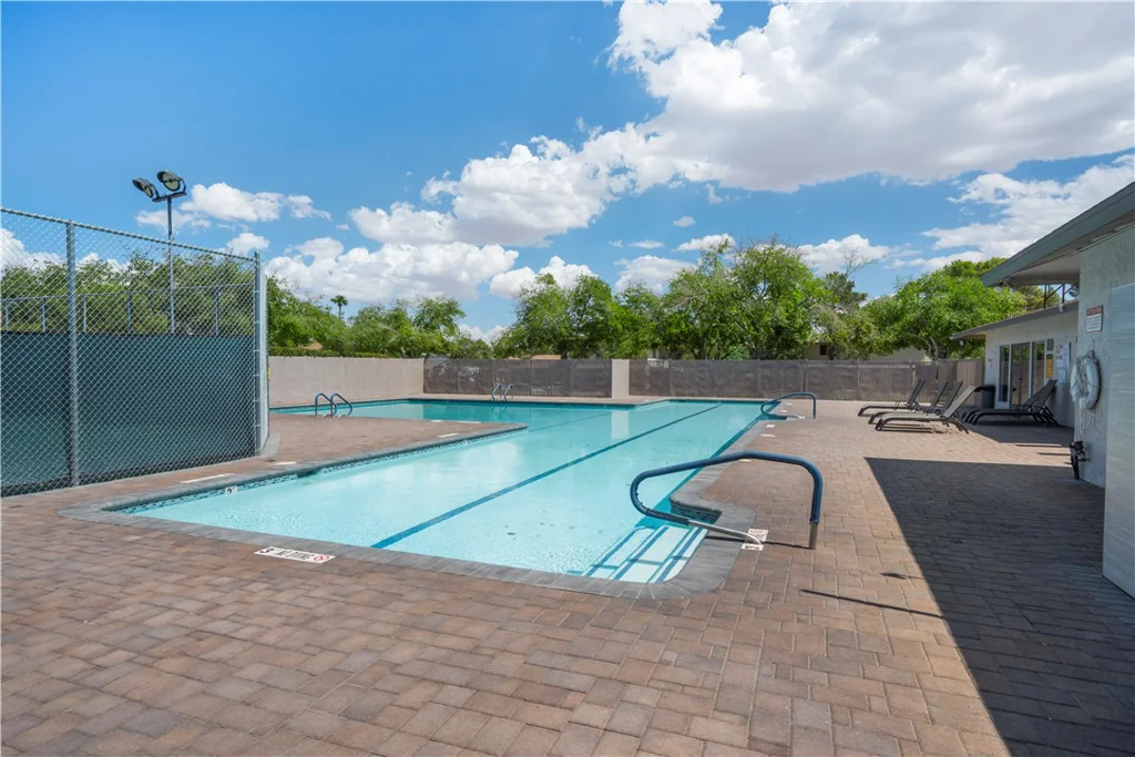 4734 Roberta, Las Vegas, NV 89119