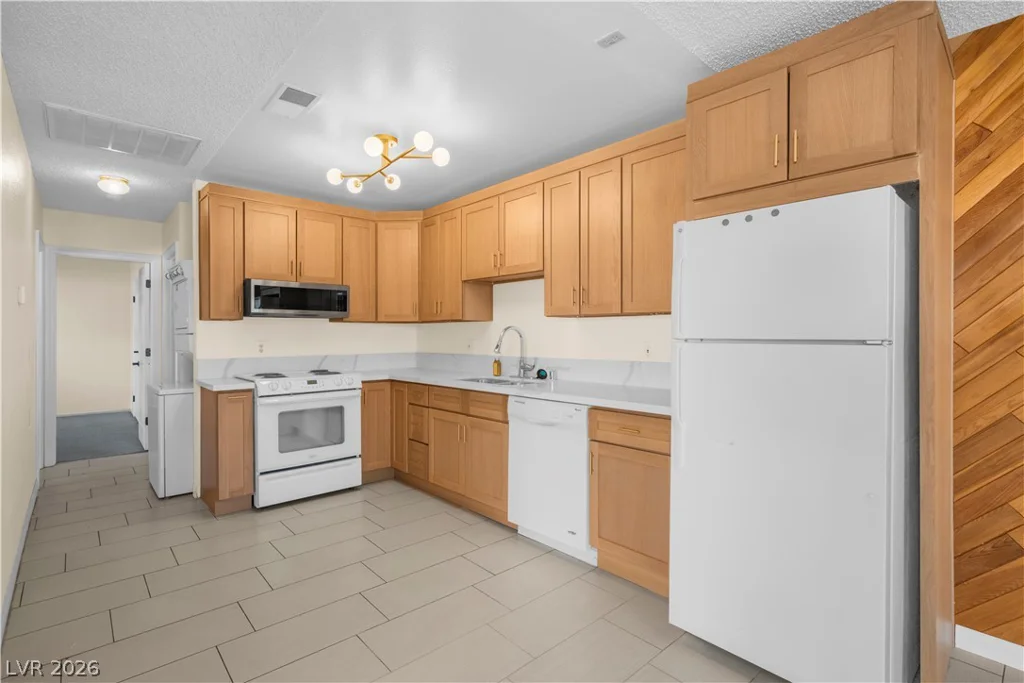 4734 Roberta, Las Vegas, NV 89119