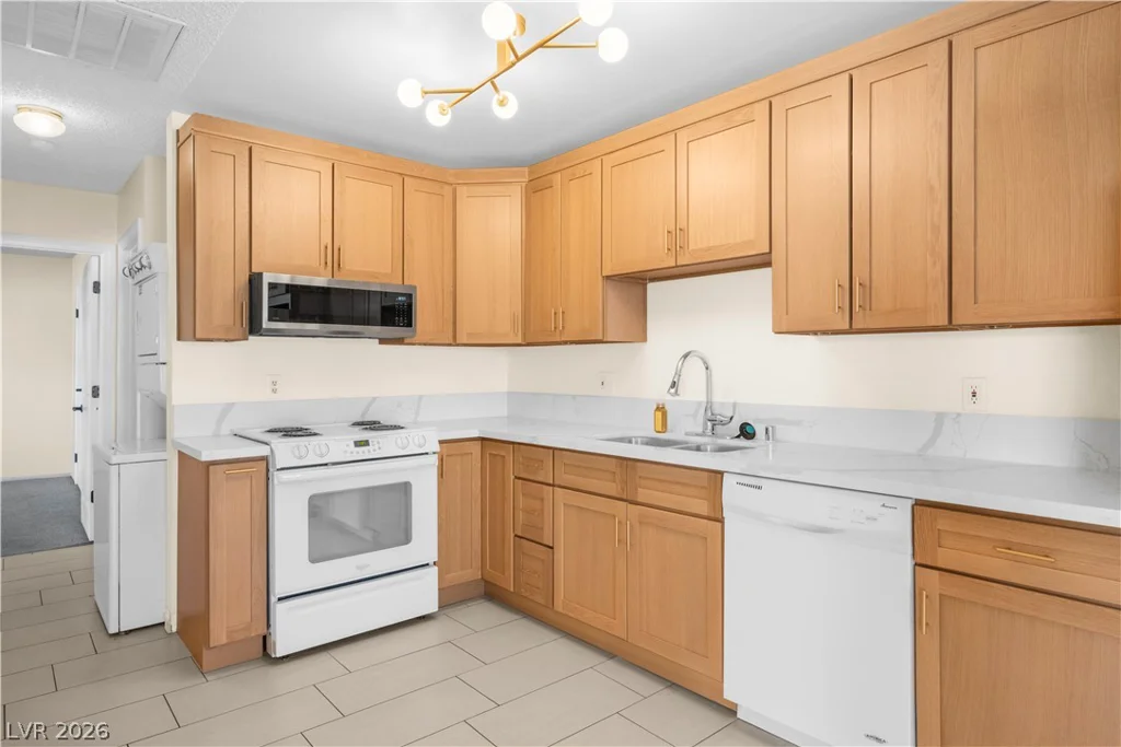 4734 Roberta, Las Vegas, NV 89119