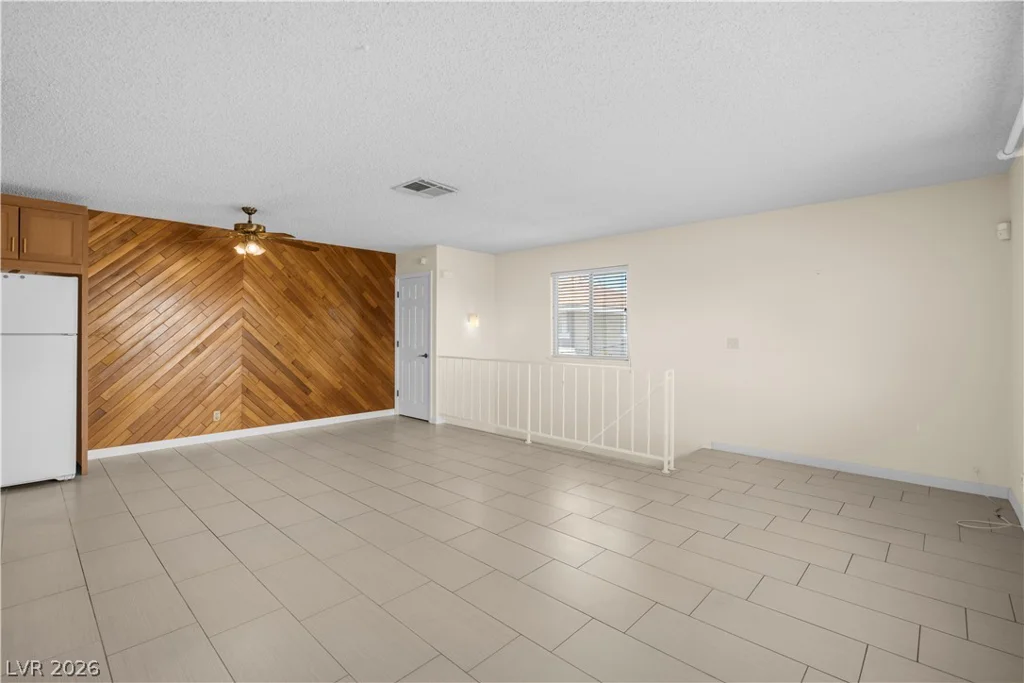4734 Roberta, Las Vegas, NV 89119