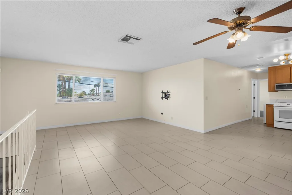 4734 Roberta, Las Vegas, NV 89119