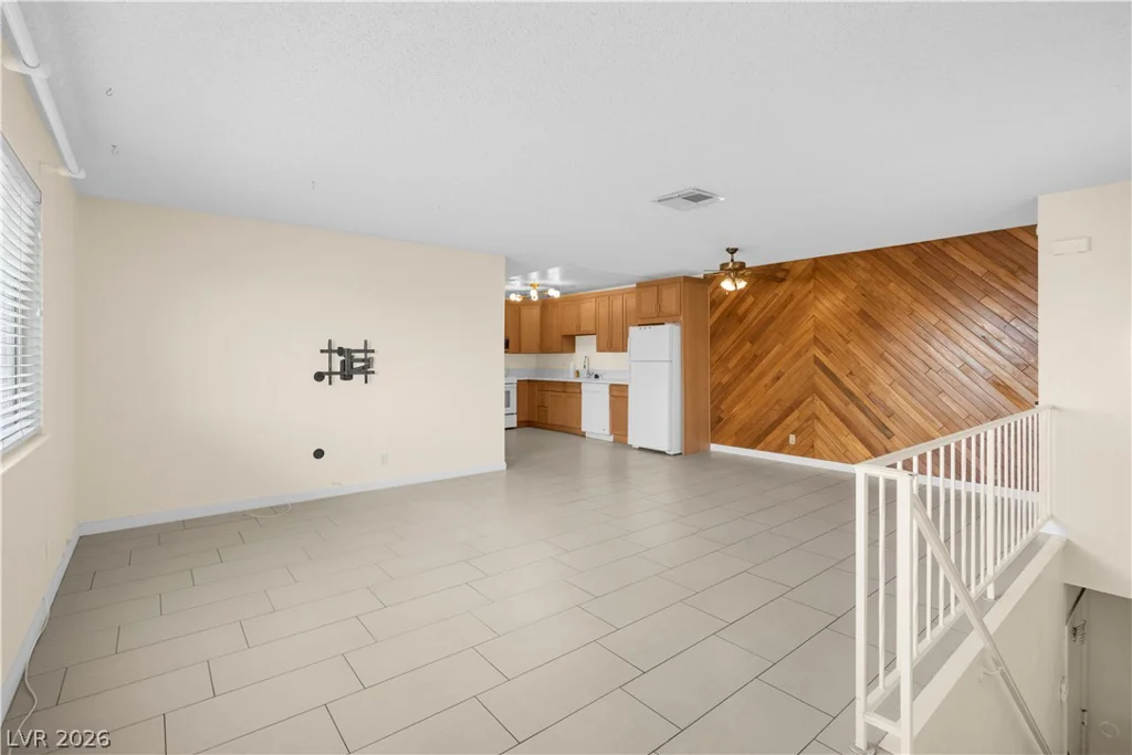 4734 Roberta, Las Vegas, NV 89119