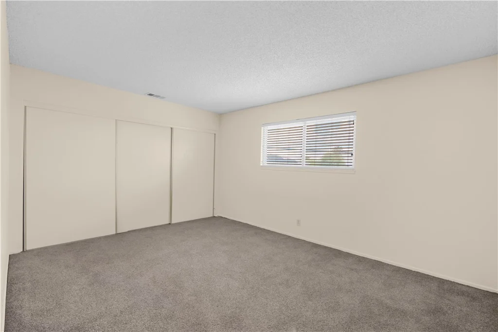 4734 Roberta, Las Vegas, NV 89119