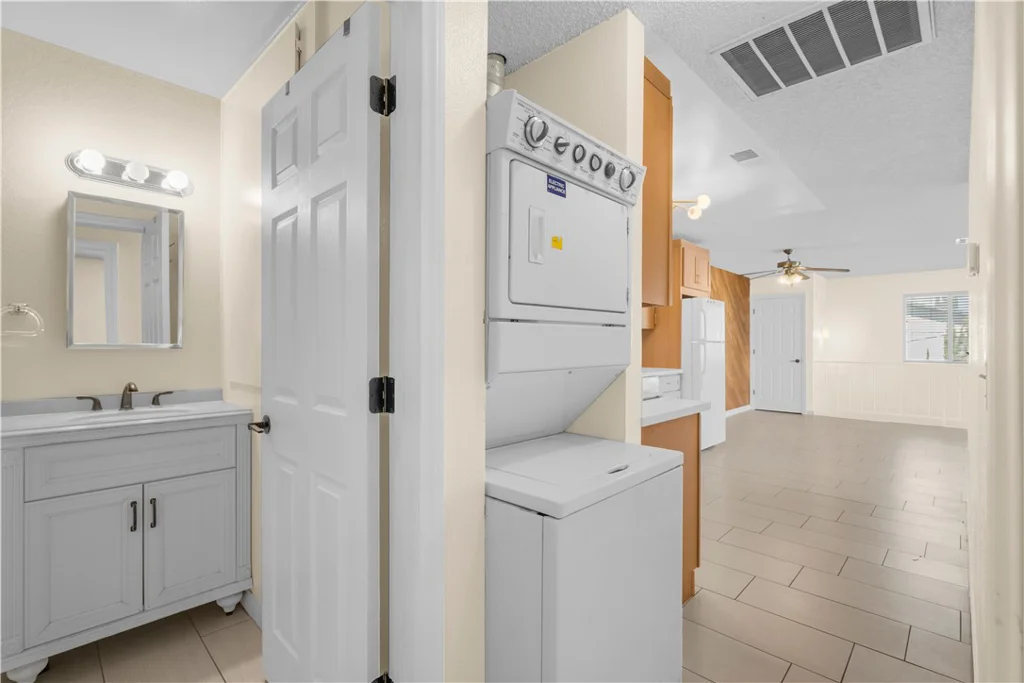4734 Roberta, Las Vegas, NV 89119
