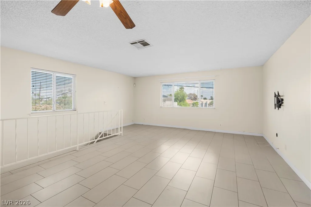 4734 Roberta, Las Vegas, NV 89119