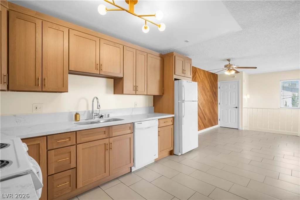 4734 Roberta, Las Vegas, NV 89119