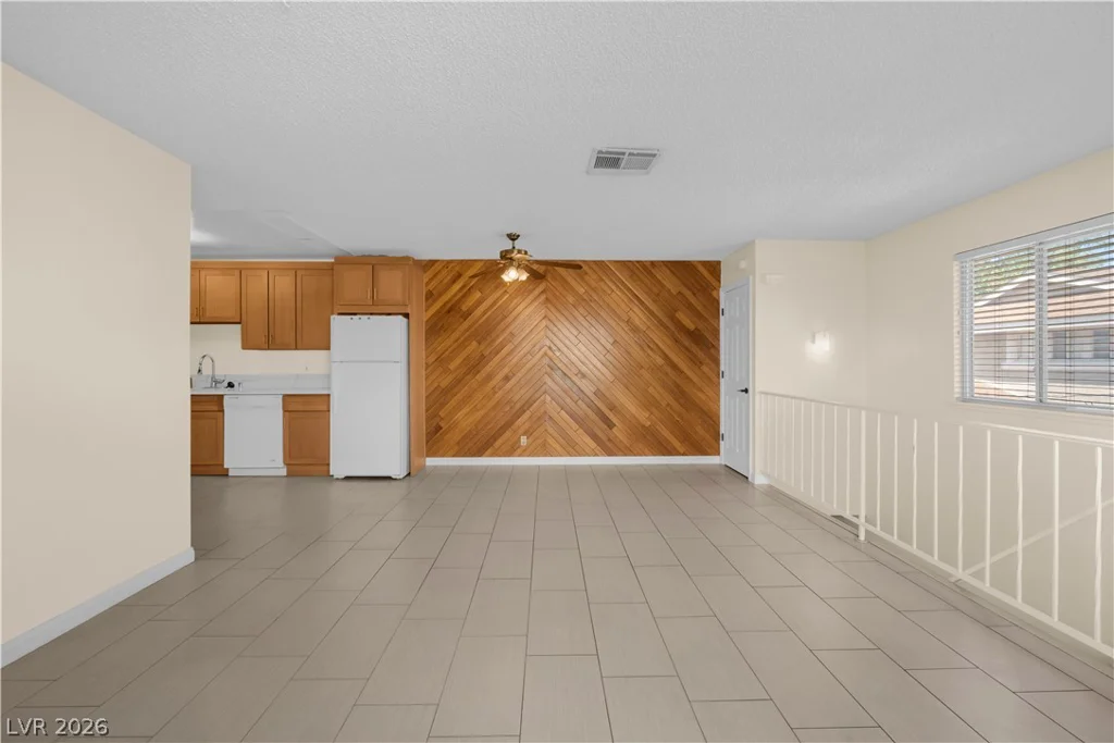 4734 Roberta, Las Vegas, NV 89119