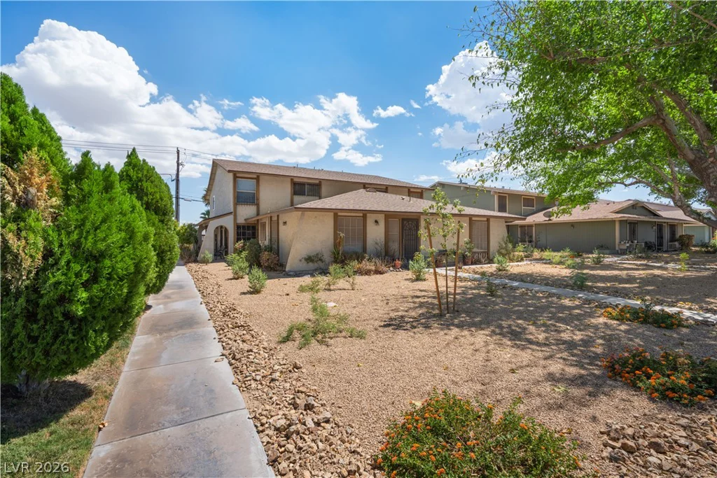 4734 Roberta, Las Vegas, NV 89119
