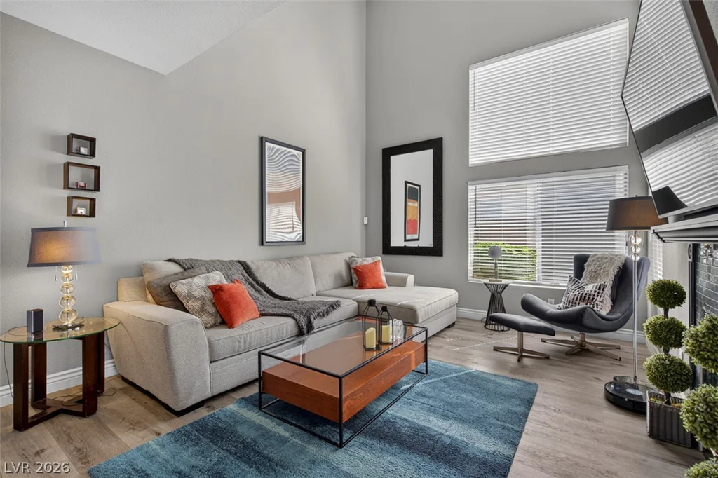 6673 Coral Falls, Las Vegas, NV 89108