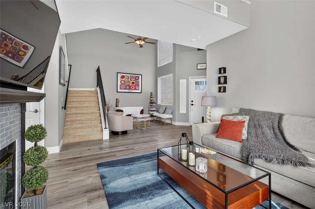 6673 Coral Falls, Las Vegas, NV 89108