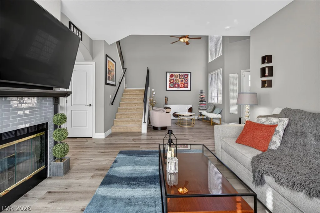 6673 Coral Falls, Las Vegas, NV 89108