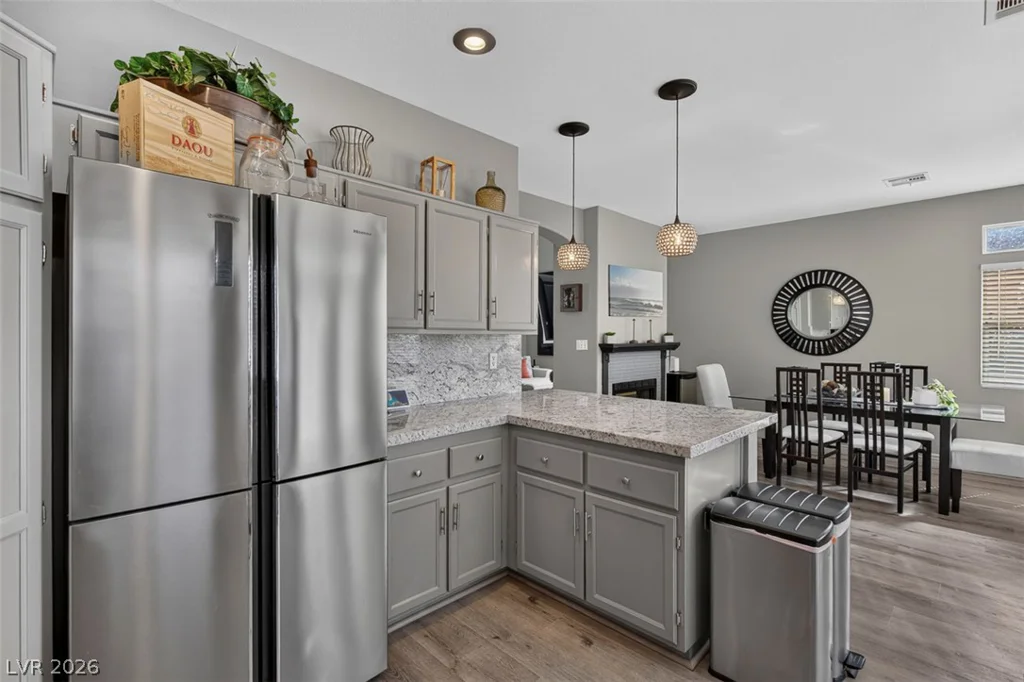 6673 Coral Falls, Las Vegas, NV 89108