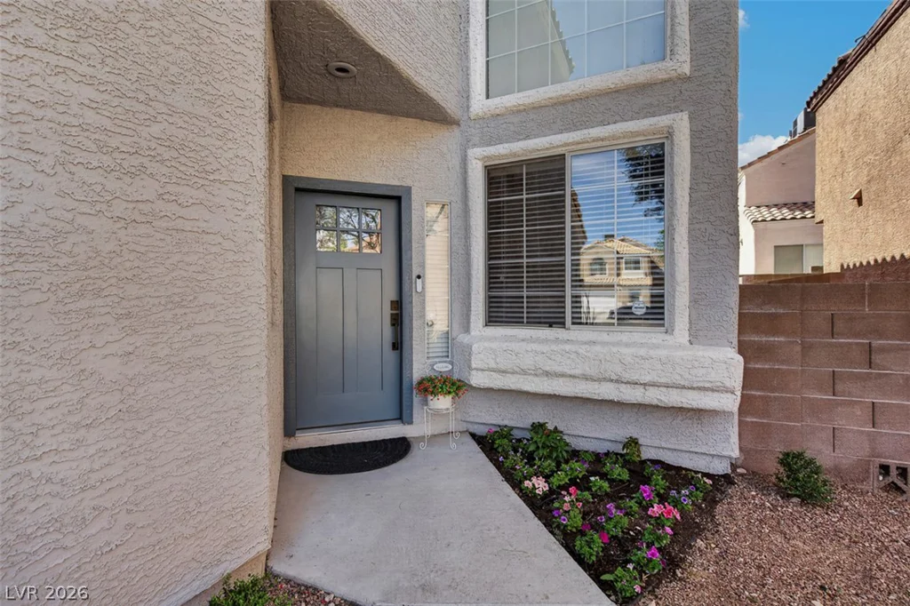 6673 Coral Falls, Las Vegas, NV 89108