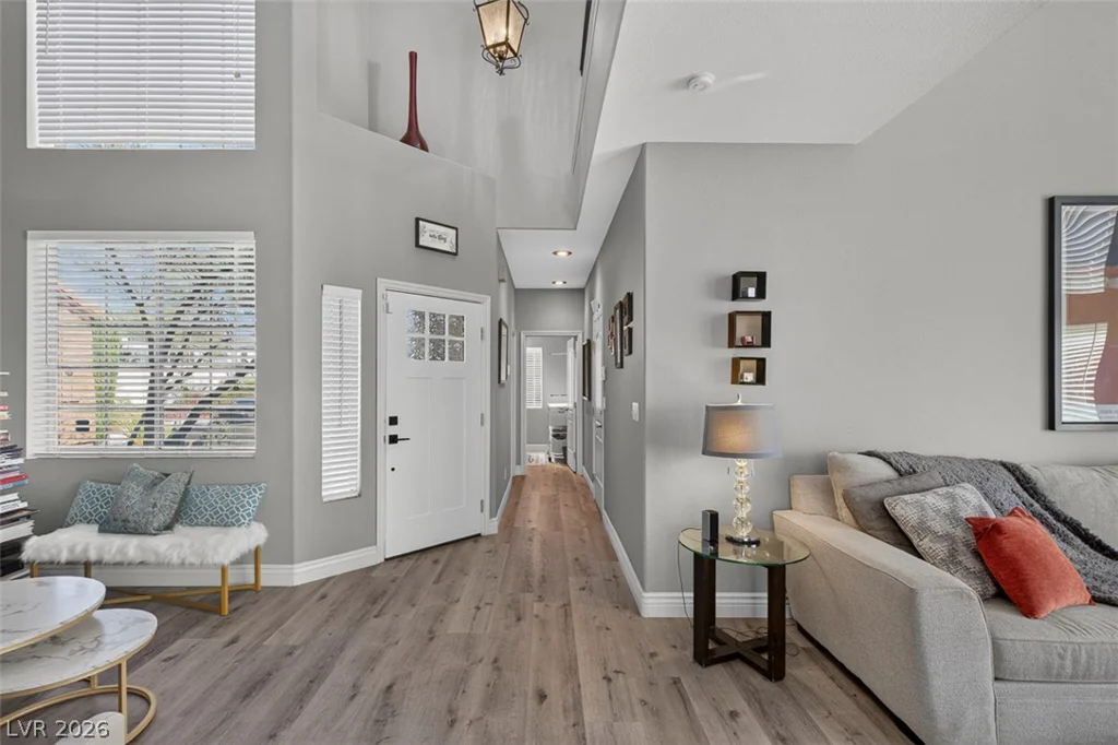 6673 Coral Falls, Las Vegas, NV 89108