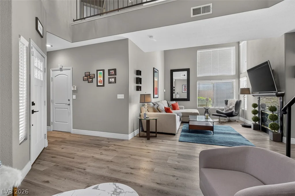 6673 Coral Falls, Las Vegas, NV 89108