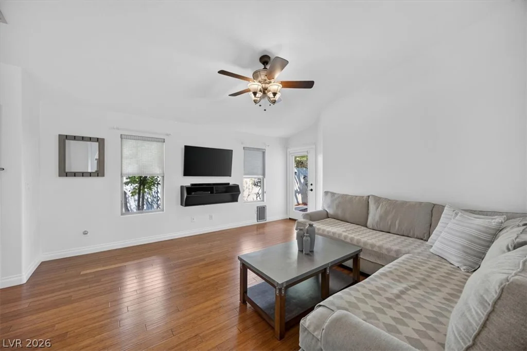 9686 Giddings, Las Vegas, NV 89148
