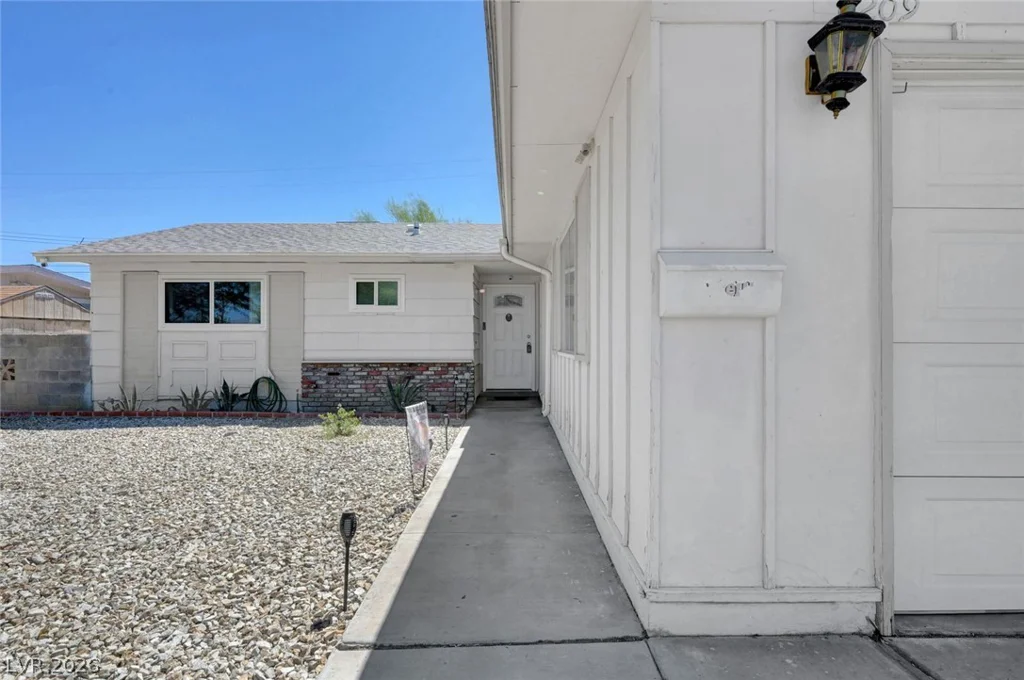 6209 Dayton, Las Vegas, NV 89107