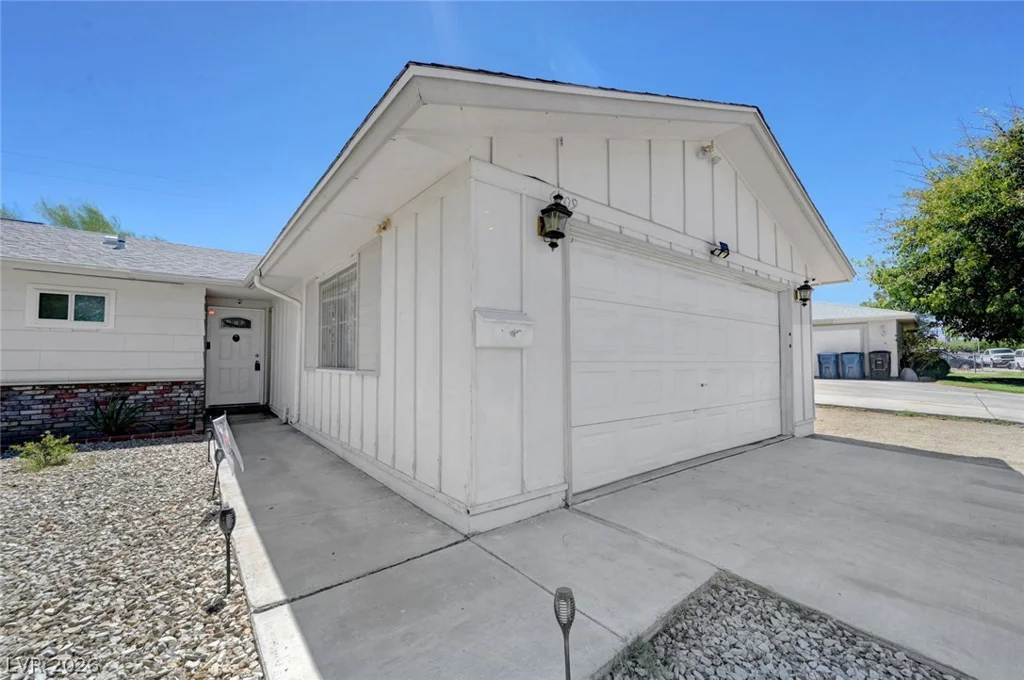 6209 Dayton, Las Vegas, NV 89107