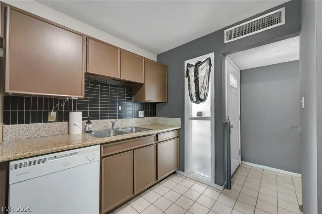 6209 Dayton, Las Vegas, NV 89107
