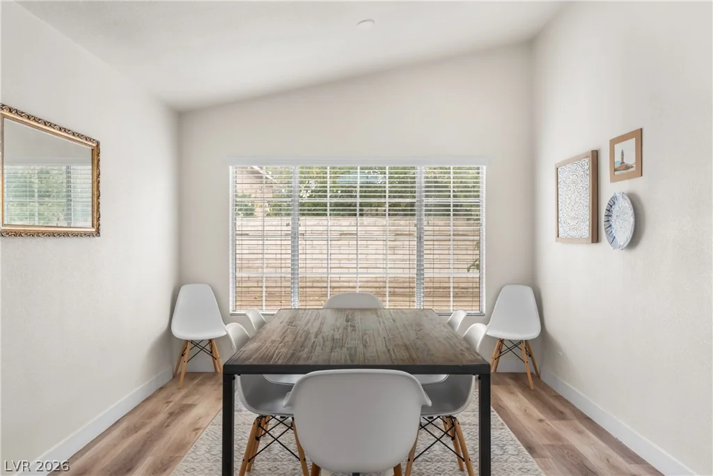 2416 Goldenmoon, Las Vegas, NV 89108