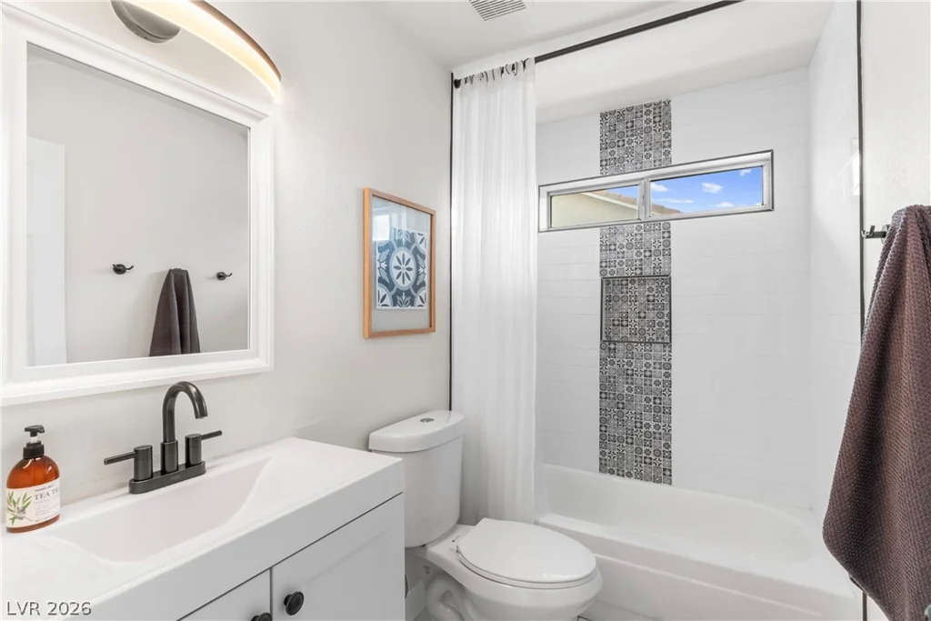 2416 Goldenmoon, Las Vegas, NV 89108