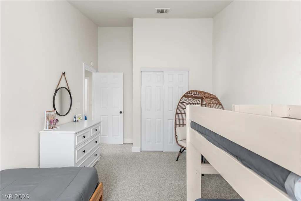 2416 Goldenmoon, Las Vegas, NV 89108