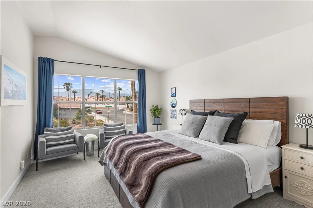 2416 Goldenmoon, Las Vegas, NV 89108