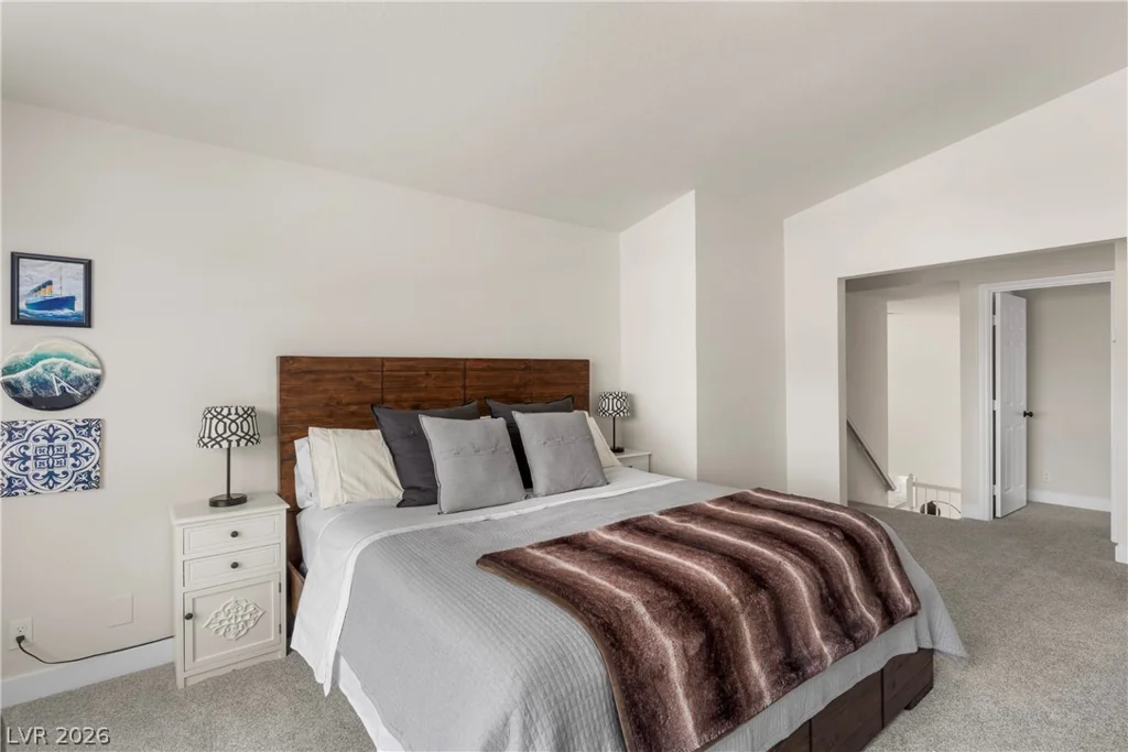 2416 Goldenmoon, Las Vegas, NV 89108