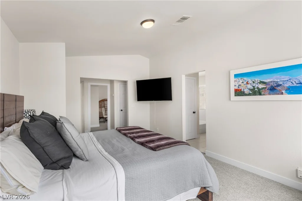 2416 Goldenmoon, Las Vegas, NV 89108