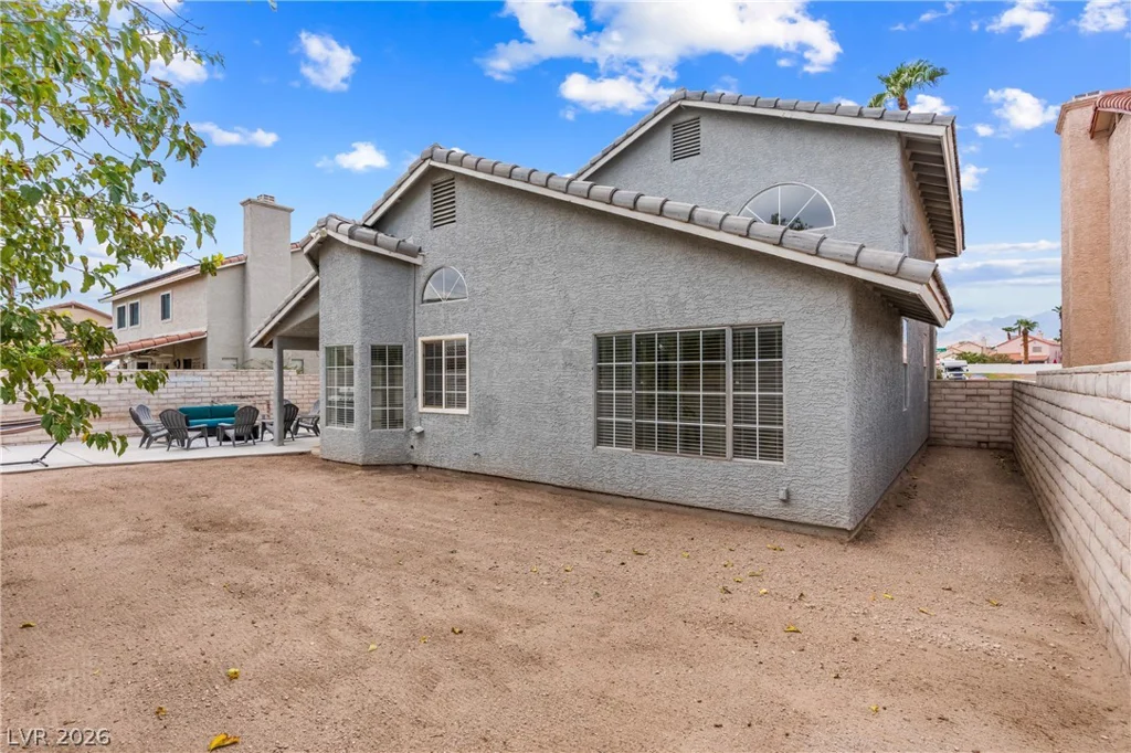 2416 Goldenmoon, Las Vegas, NV 89108