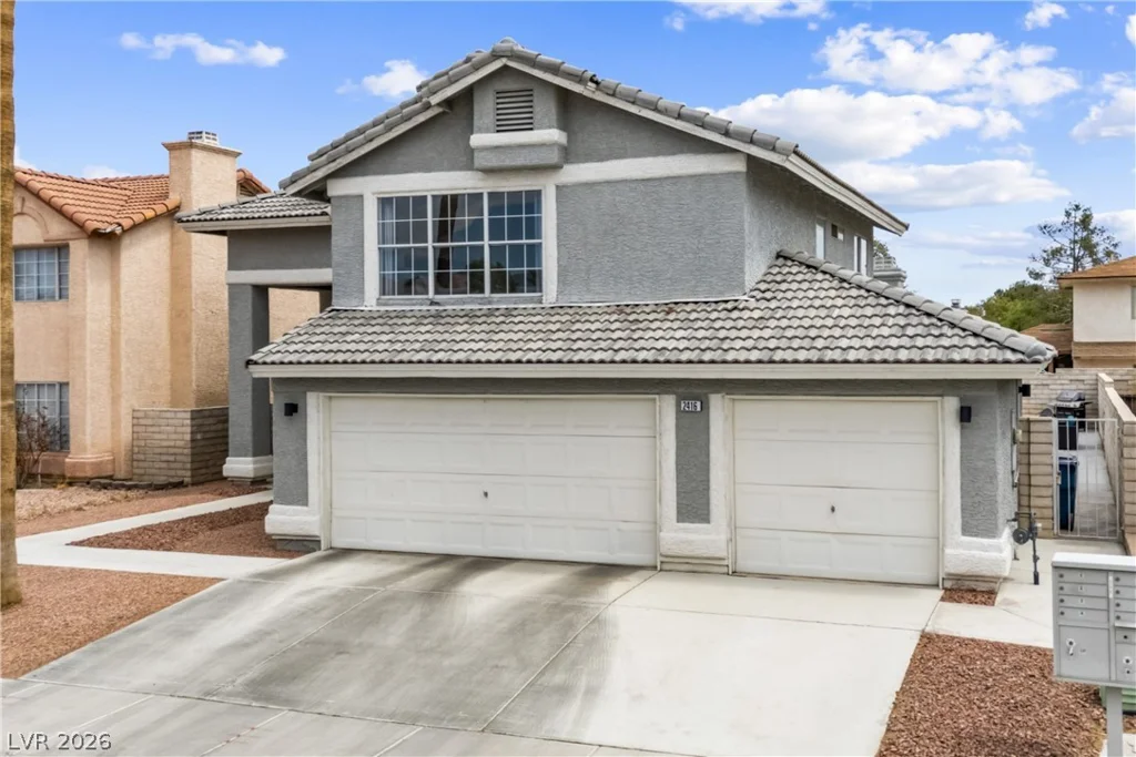 2416 Goldenmoon, Las Vegas, NV 89108