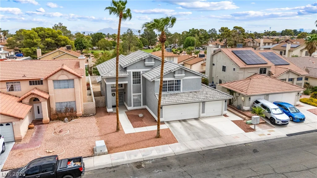 2416 Goldenmoon, Las Vegas, NV 89108