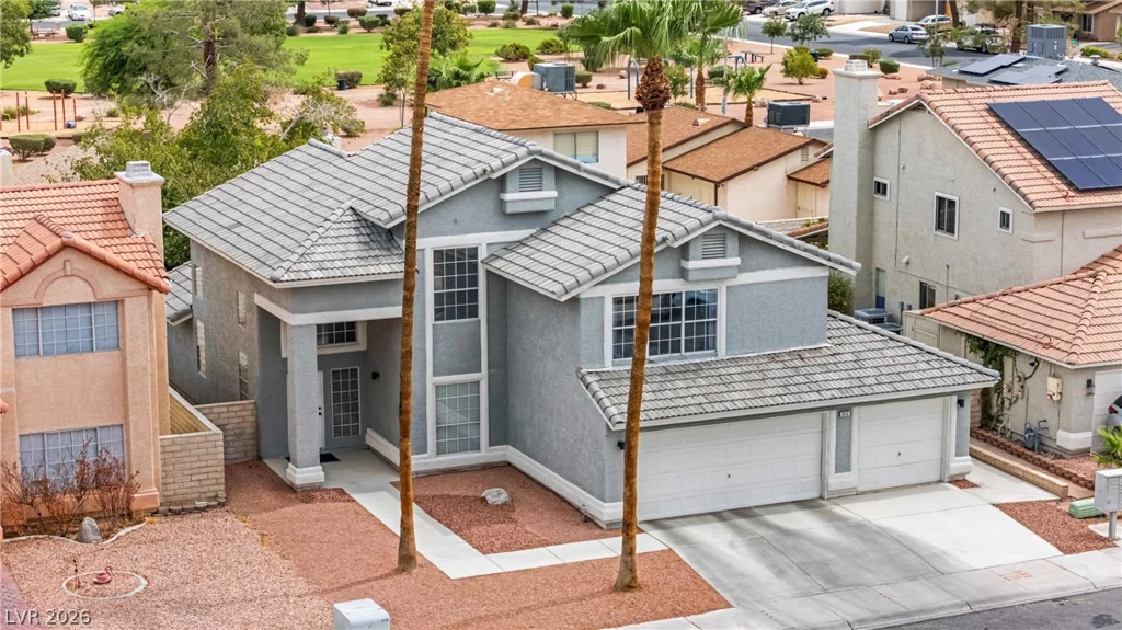 2416 Goldenmoon, Las Vegas, NV 89108
