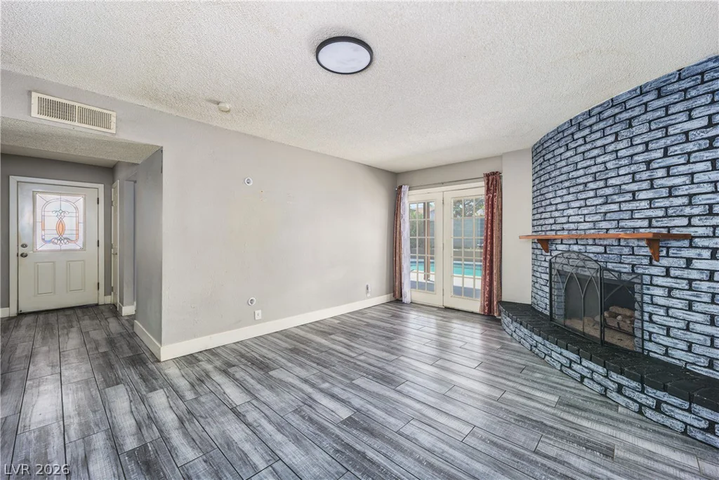 4671 Marnell, Las Vegas, NV 89121