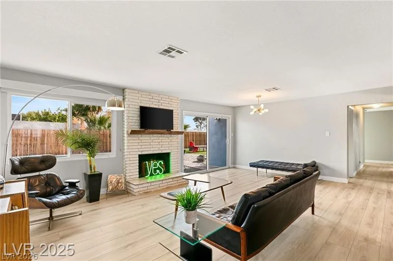 1707 8th, Las Vegas, NV 89104