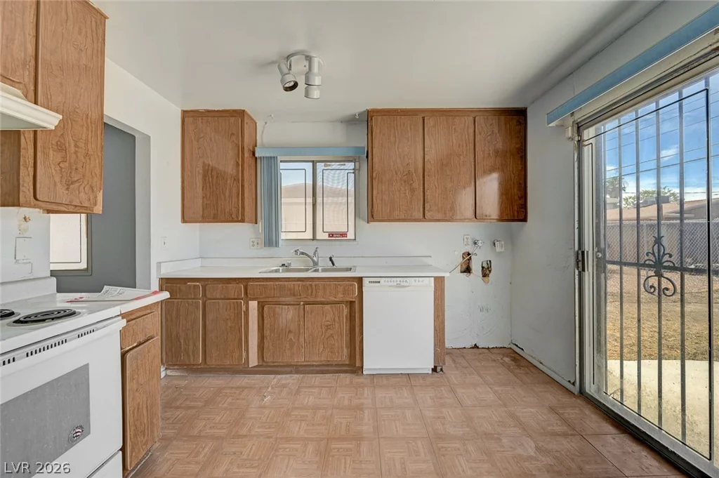 1209 Helen, North Las Vegas, NV 89030