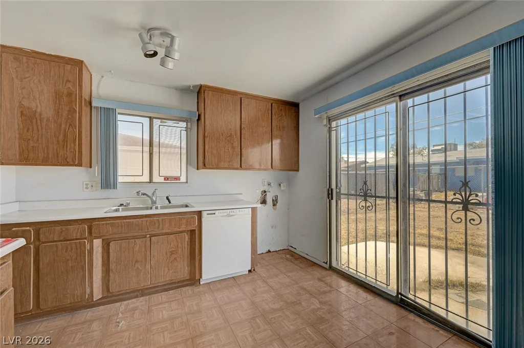 1209 Helen, North Las Vegas, NV 89030