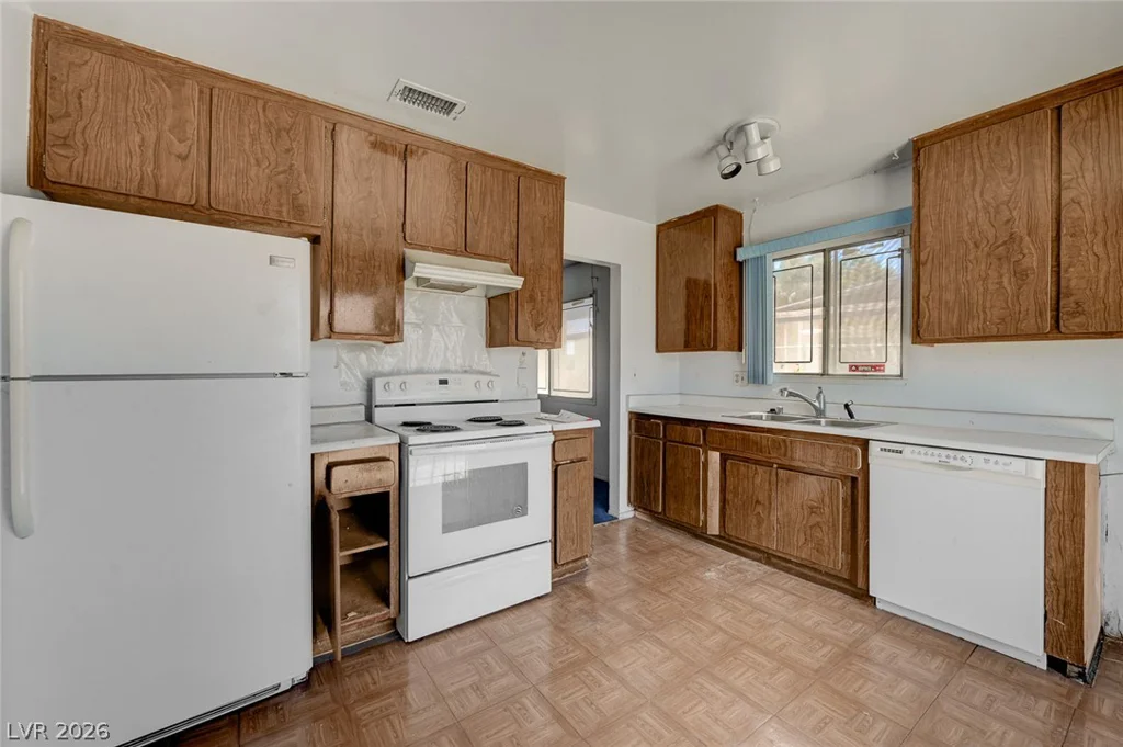1209 Helen, North Las Vegas, NV 89030