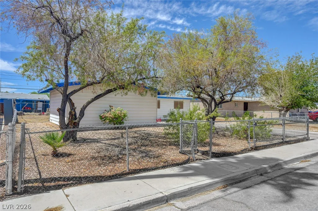 1209 Helen, North Las Vegas, NV 89030