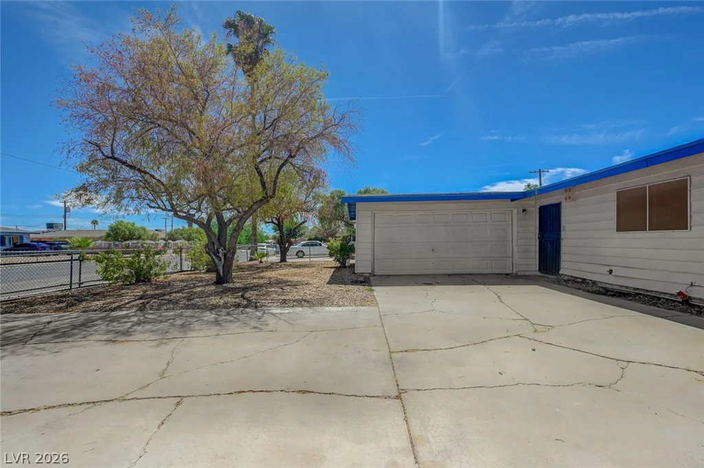 1209 Helen, North Las Vegas, NV 89030