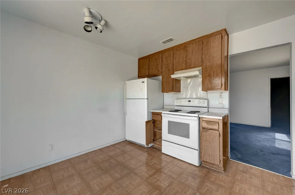 1209 Helen, North Las Vegas, NV 89030