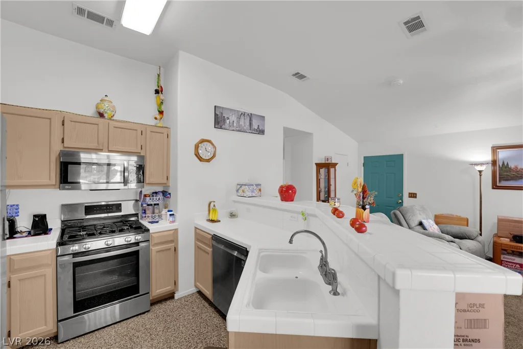 5415 Harmon, Las Vegas, NV 89103
