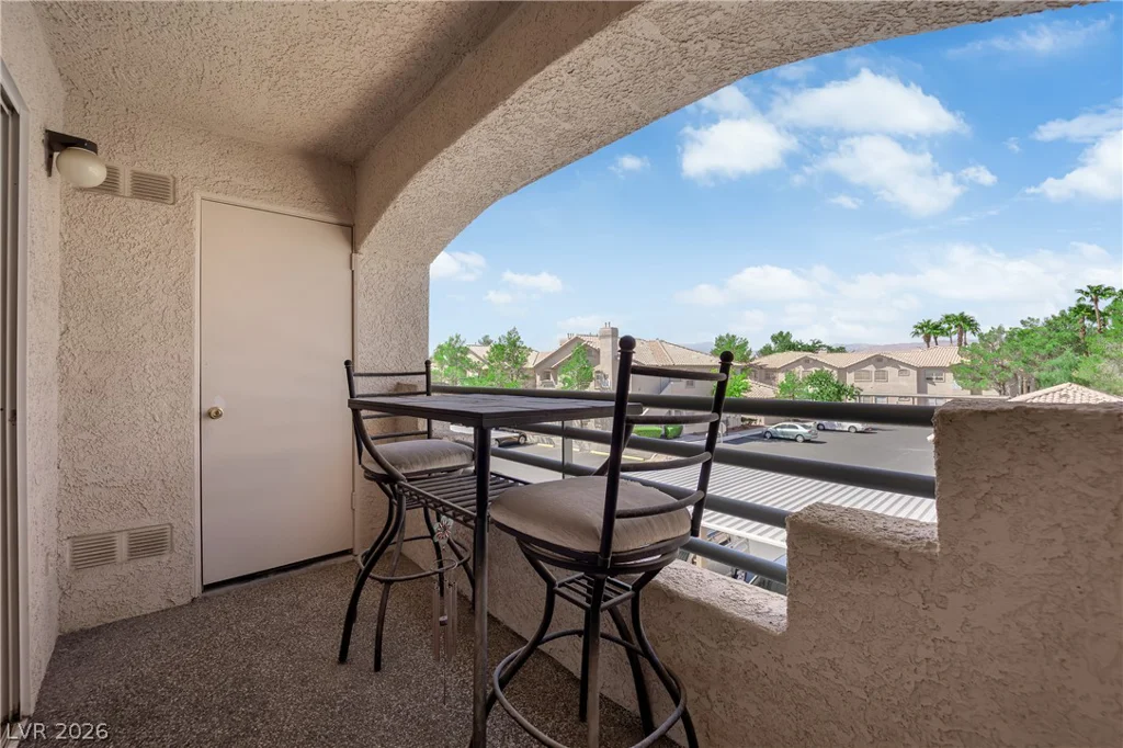5415 Harmon, Las Vegas, NV 89103
