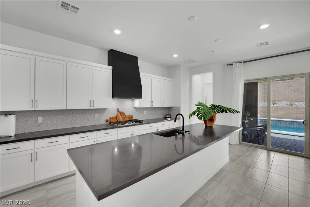 30 Barrio Alto, Henderson, NV 89011
