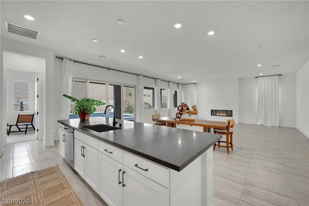 30 Barrio Alto, Henderson, NV 89011